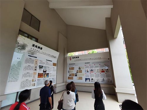 清風(fēng)育人培根鑄魂，廉韻潤心筑牢防線——邵陽縣第七高級中學(xué)組織教職工參觀廉潔文化教育中心并開展文化藝術(shù)交流活動(dòng)